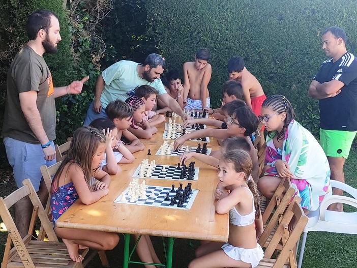 Imagen Tardienta sigue apostando por el ajedrez en verano