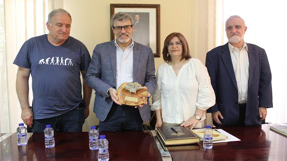 Imagen El conocido científico Miguel Alcubierre visita Tardienta: «Estoy realmente emocionado de conocer mis orígenes»