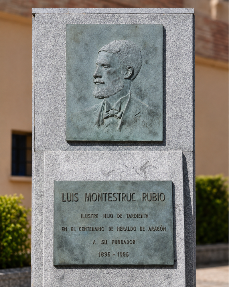 Imagen Tardienta mejora la pavimentación de la plaza Luis Montestruc con apoyo de la Diputación Provincial de Huesca